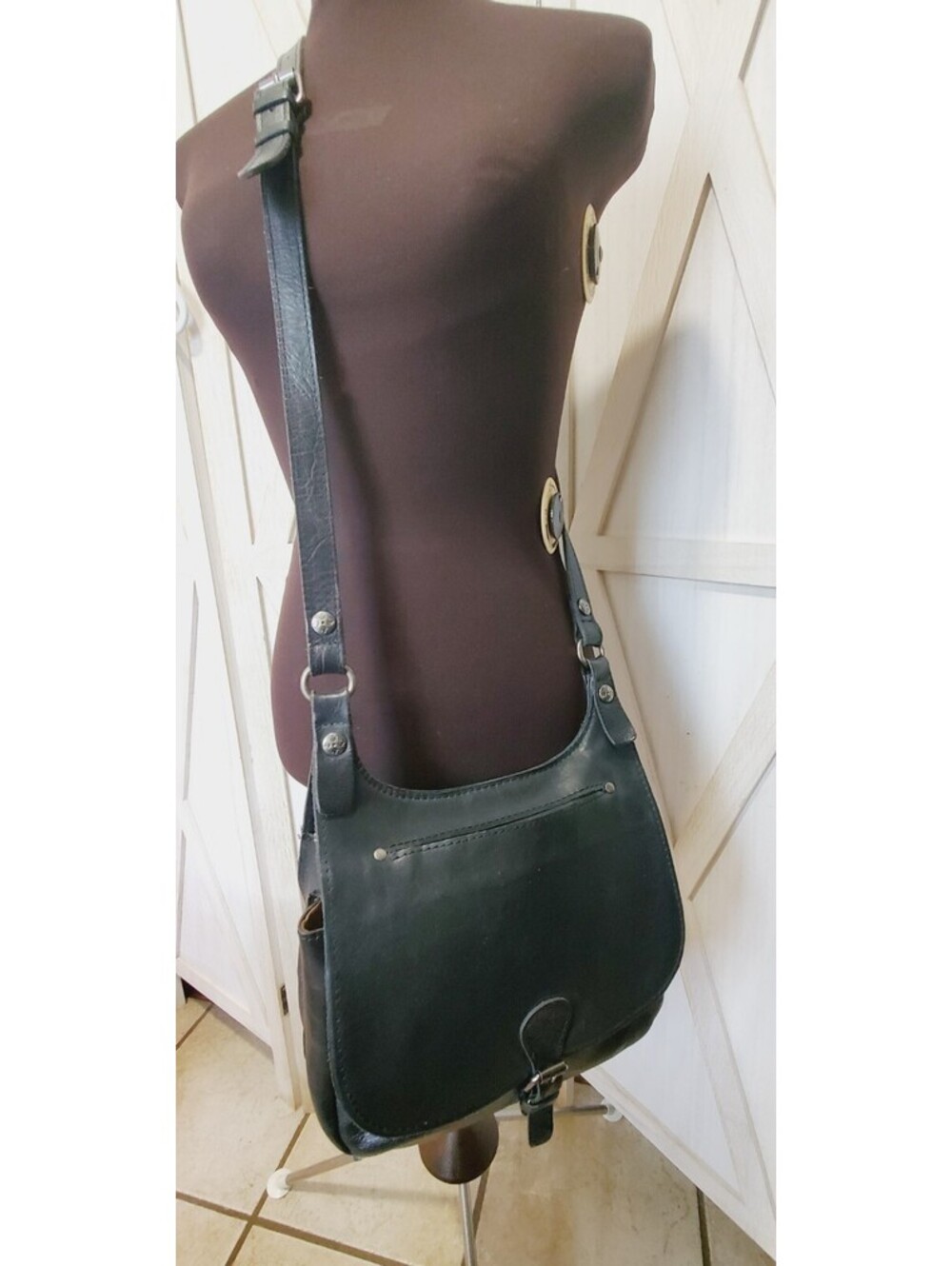 Patricia Nash Black Leather Crossbody London Saddle Bag Purse Adjustable Strap